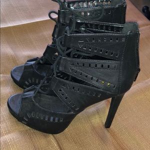D heels size 8 new